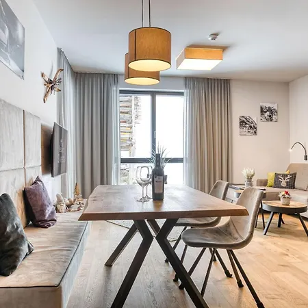 Exklusiv Und Elegantes In Der Residenz By Interhome アパート *