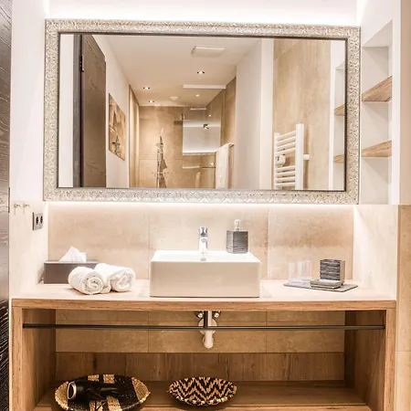 Exklusiv Und Elegantes In Der Residenz By Interhome Apartment *
