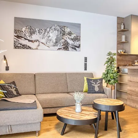 Exklusiv Und Elegantes In Der Residenz By Interhome *
